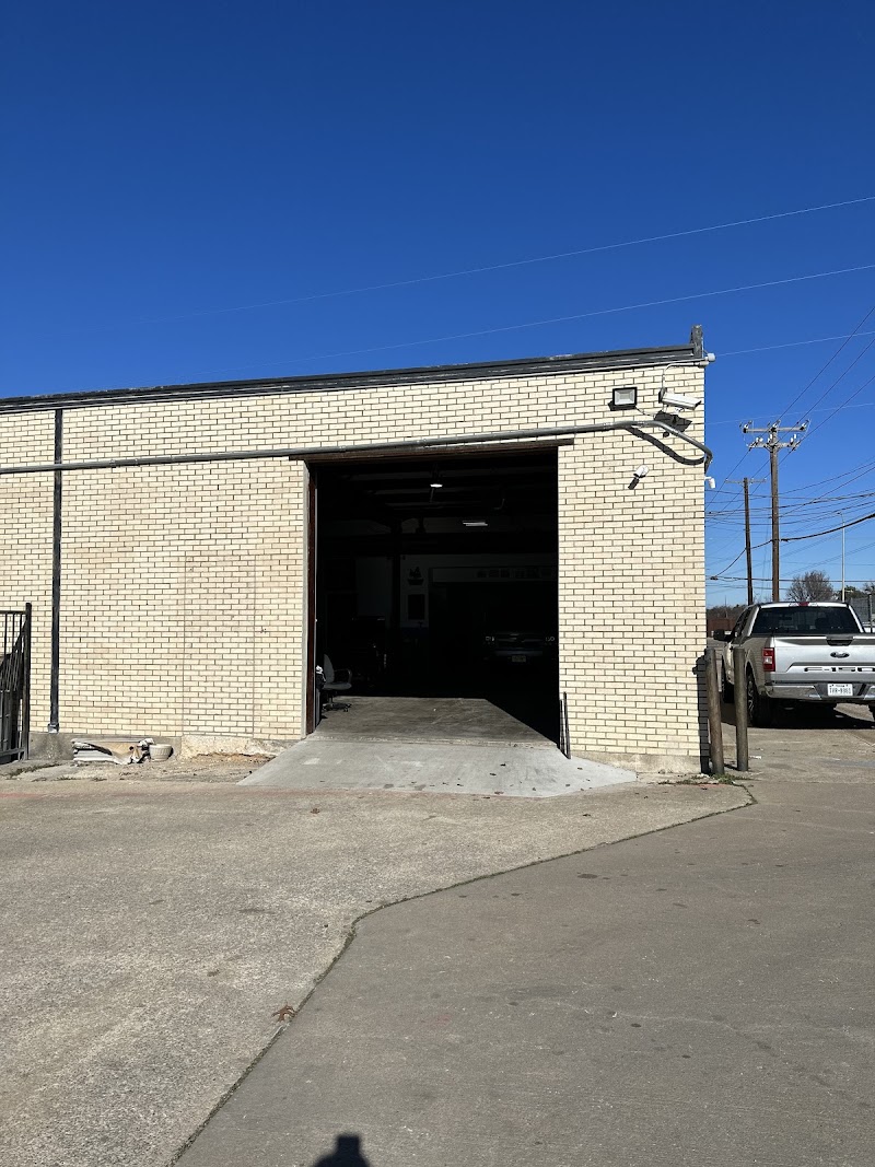 Peque's Auto Mechanic in Dallas