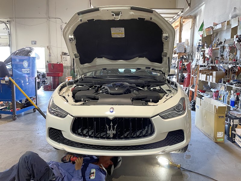 Peque's Auto Mechanic in Dallas